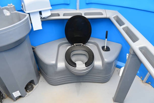 Porta potty delivery and setup in Danville, IA